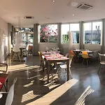 Kyriad Lyon Est - Eurexpo Le