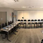 Kyriad Lyon Est - Eurexpo Le 3*