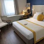 Hotel Kyriad Lyon Est - Eurexpo Le