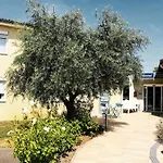 Kyriad Lyon Est - Eurexpo Le Hotel 3*