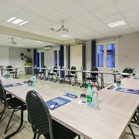 Hotel Kyriad Lyon Est - Eurexpo Le