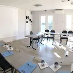 Szálloda Kyriad Lyon Est - Eurexpo Le