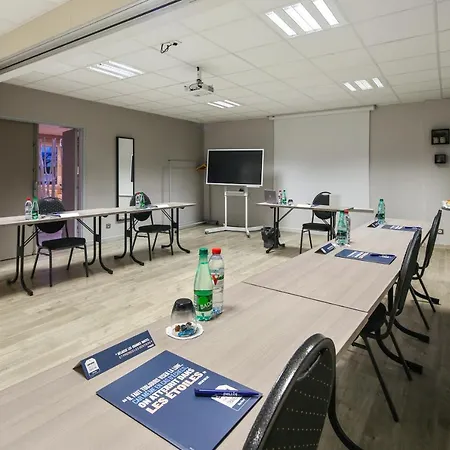 Kyriad Lyon Est - Eurexpo Le Hotel 3*