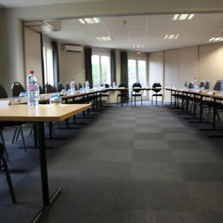 Hotel Kyriad Lyon Est - Eurexpo Le 3*