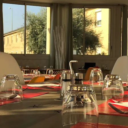 Kyriad Lyon Est - Eurexpo Le