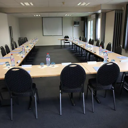 Kyriad Lyon Est - Eurexpo Le Bron