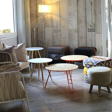 Kyriad Lyon Est - Eurexpo Le Hotel 3*