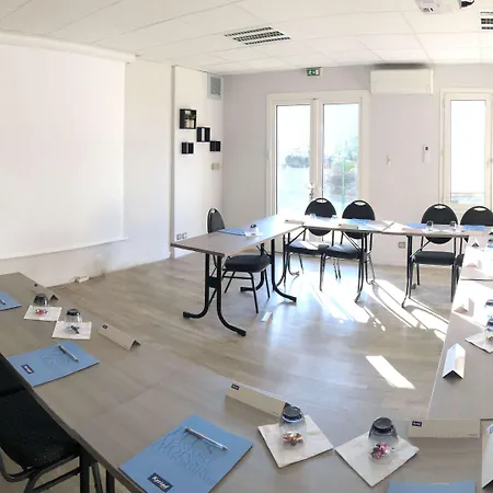 Hotel Kyriad Lyon Est - Eurexpo Le