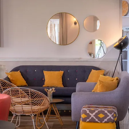 Kyriad Lyon Est - Eurexpo Le Hotel 3*