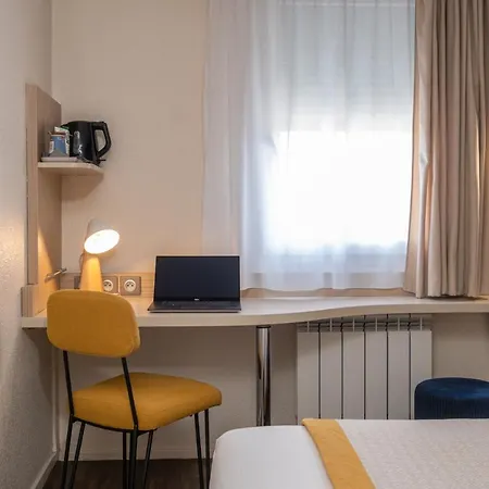 Hotel Kyriad Lyon Est - Eurexpo Le Bron