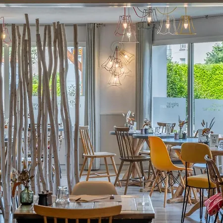 Kyriad Lyon Est - Eurexpo Le Hotel 3*
