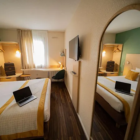 Kyriad Lyon Est - Eurexpo Le Hotel 3*
