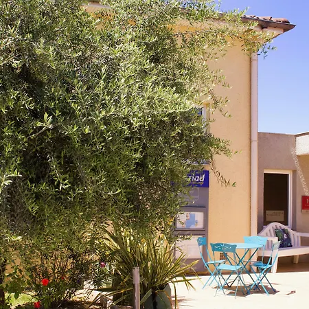 Hotell Kyriad Lyon Est - Eurexpo Le