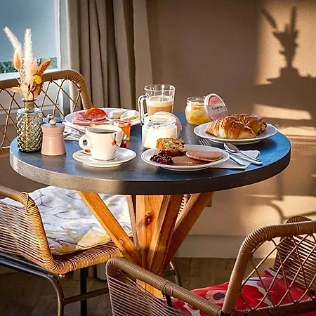 Hotel Kyriad Lyon Est - Eurexpo Le Bron