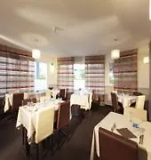 Hotell Kyriad Lyon Est - Eurexpo Le